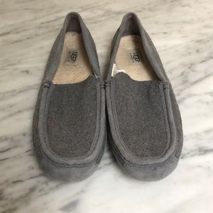 Uggs men’s slippers